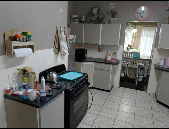 3 BEDROOM PROPERTY TO RENT IN HELIKONPARK